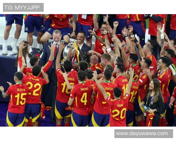 足球明星精彩瞬间进球盘旋图赏析带你领略绿茵场上的绝妙技艺与激情