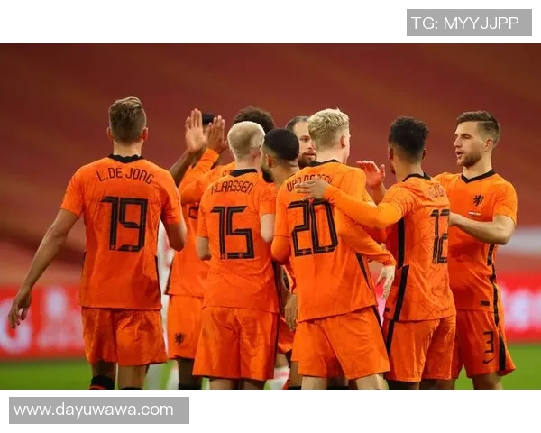 荷兰足球明星齐聚一堂的精彩合影展现团结与激情 荷兰足球明星齐聚一堂的精彩合影展现团结与激情