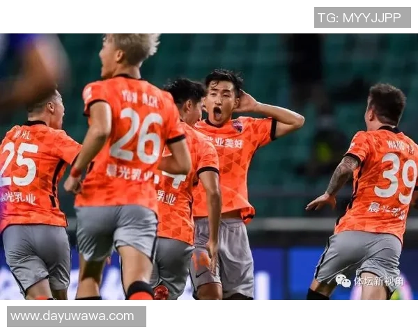 重庆足球队强势领跑挑战赛积分榜积80分展现冠军实力 重庆足球队强势领跑挑战赛积分榜积80分展现冠军实力